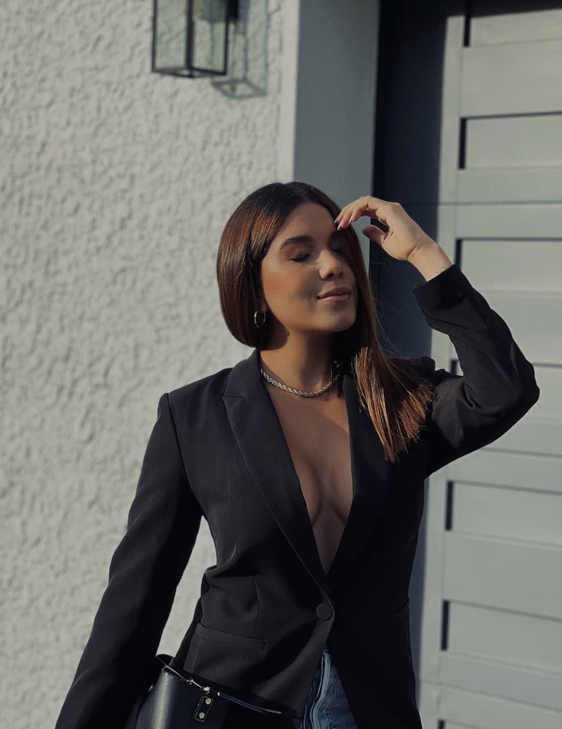 Carolina Benítez con blazer negro