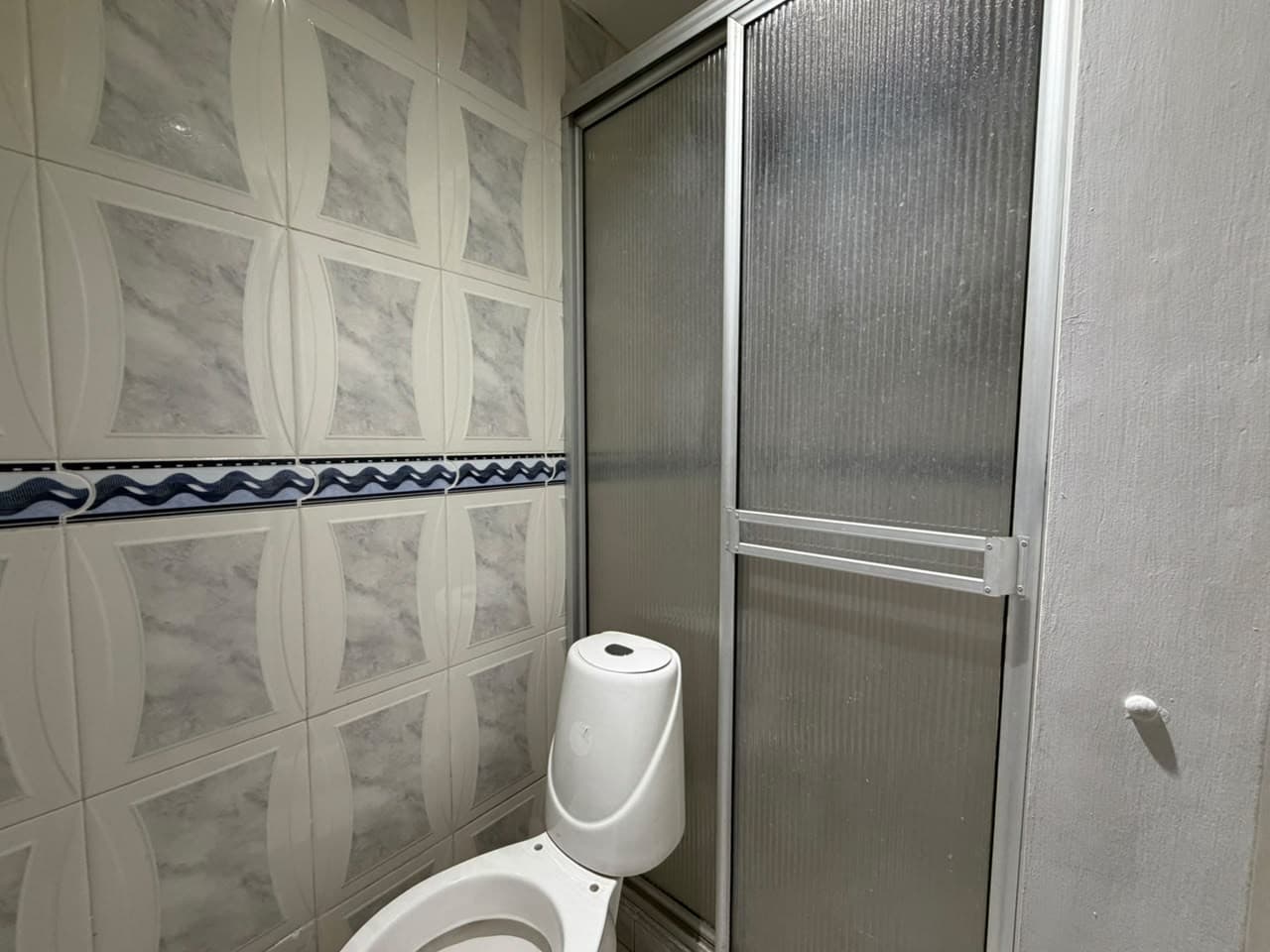Se Vende casa de 2 pisos, Bretaña Centro de Cali, rentas cortas — foto 15