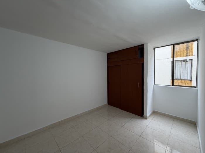 se vende apartamento en unidad residencial matecaña 4to piso — foto 2