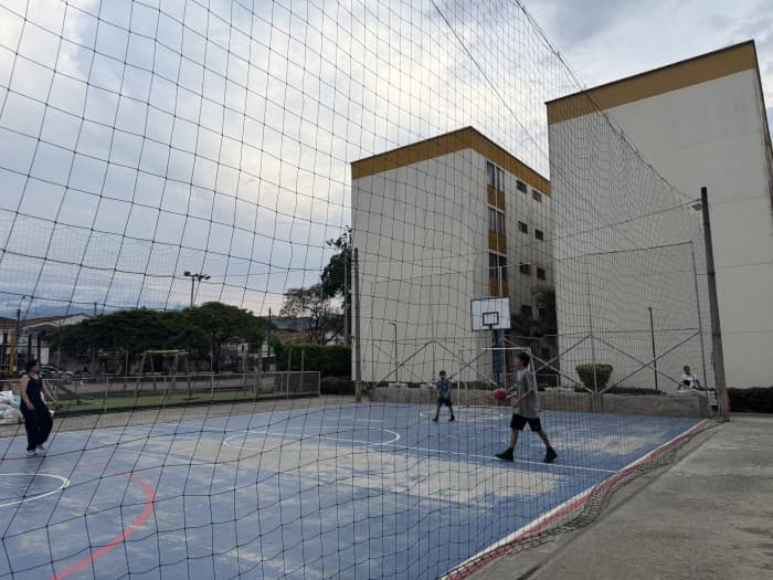 se vende apartamento en unidad residencial matecaña 4to piso — foto 8